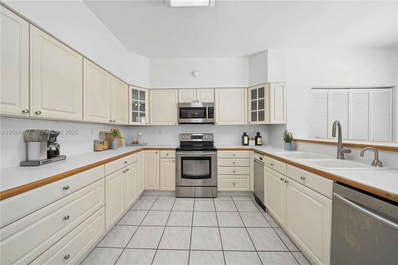 7605 SW 147th St , Palmetto Bay, FL 33158 Photo