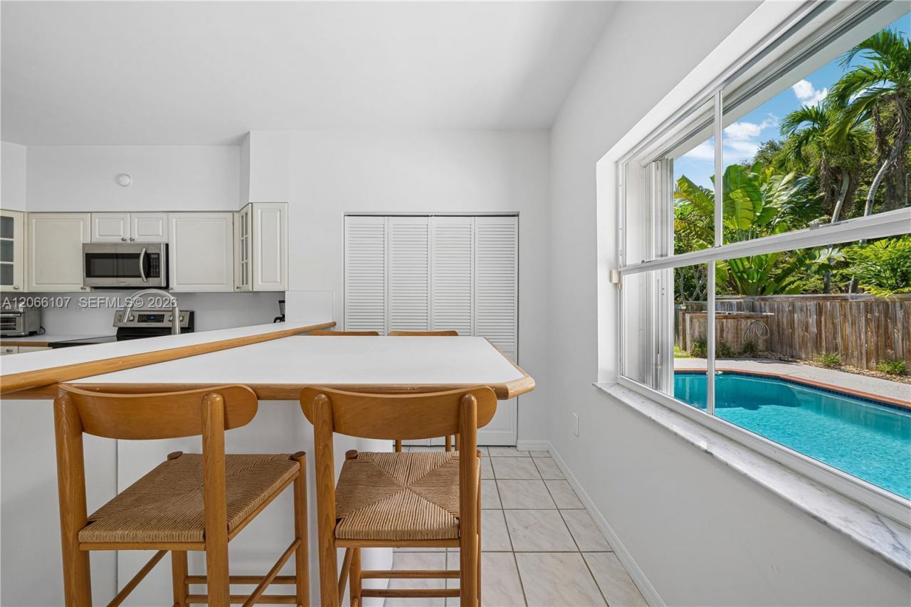 7605 SW 147th St , Palmetto Bay, FL 33158 Photo
