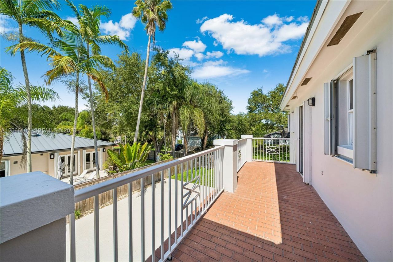7605 SW 147th St , Palmetto Bay, FL 33158 Photo