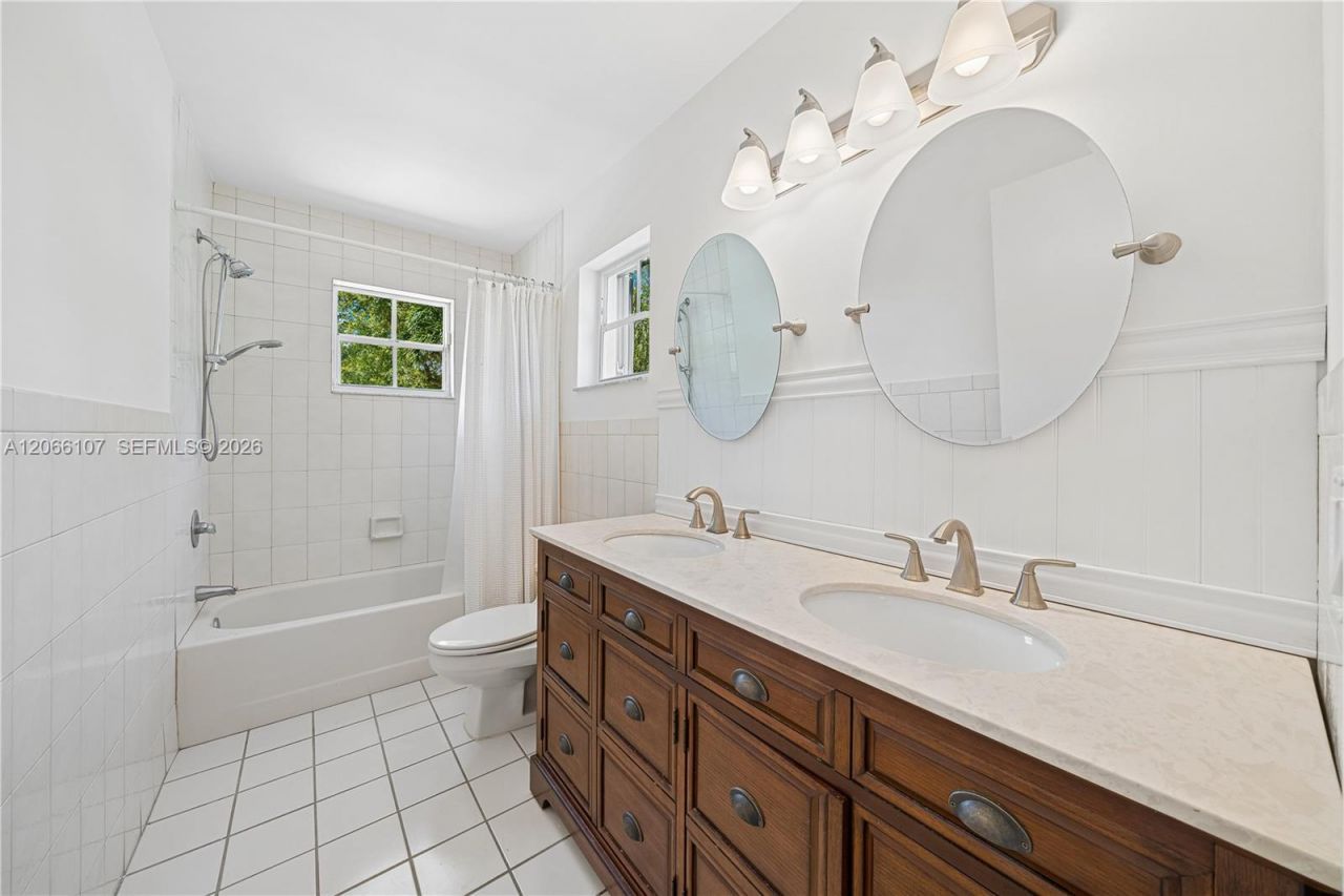 7605 SW 147th St , Palmetto Bay, FL 33158 Photo