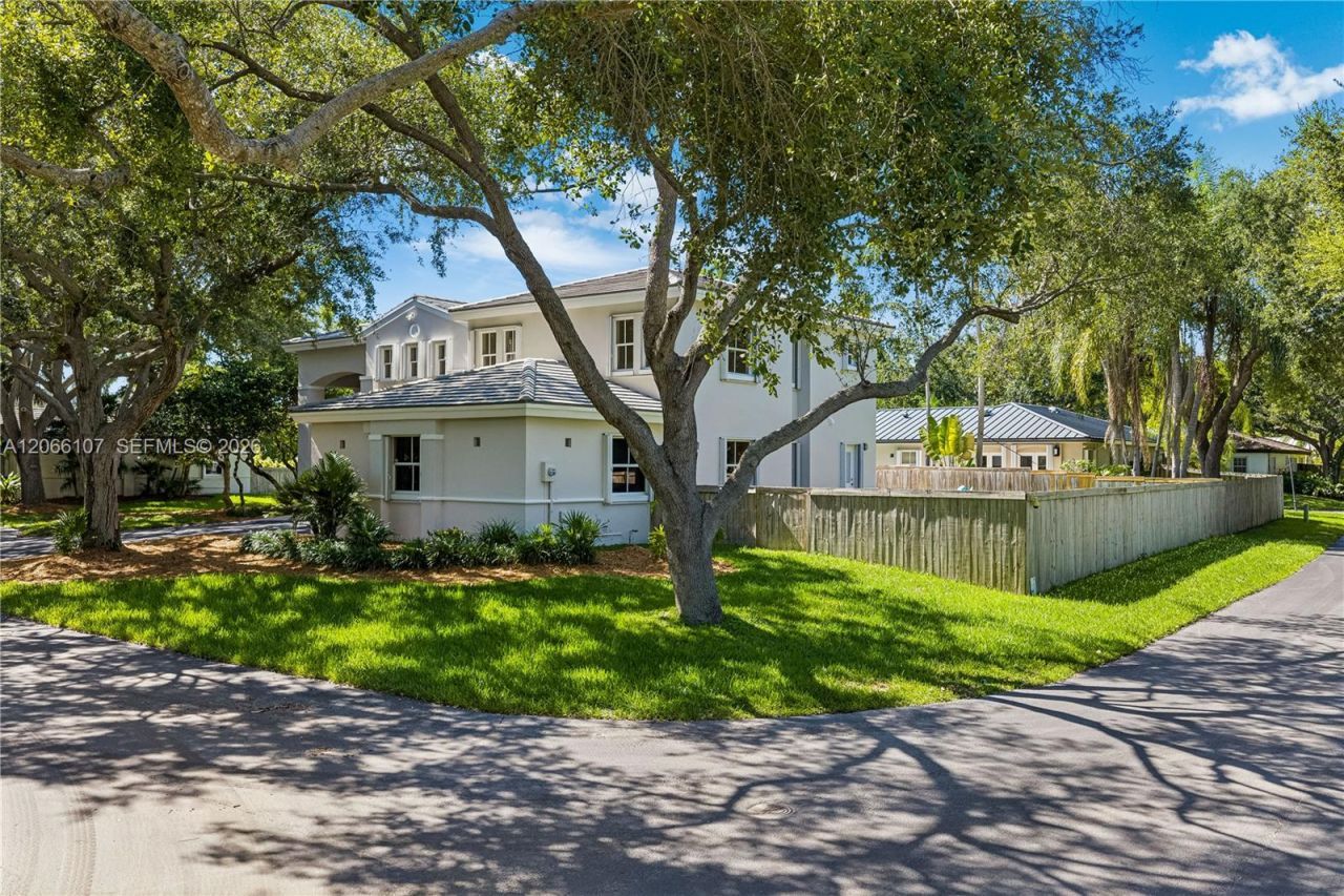 7605 SW 147th St , Palmetto Bay, FL 33158 Photo