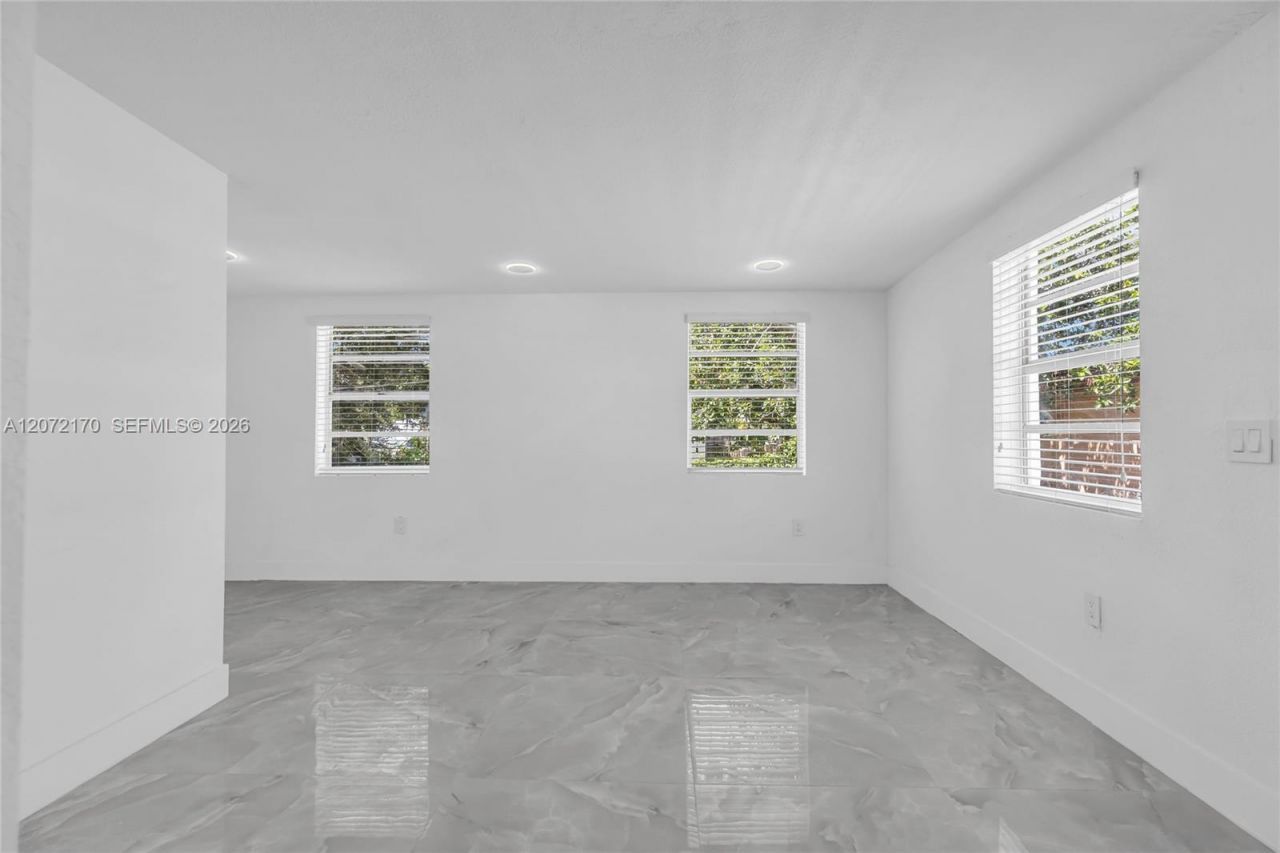 1325 NW 113th Ter , Miami, FL 33167 Photo