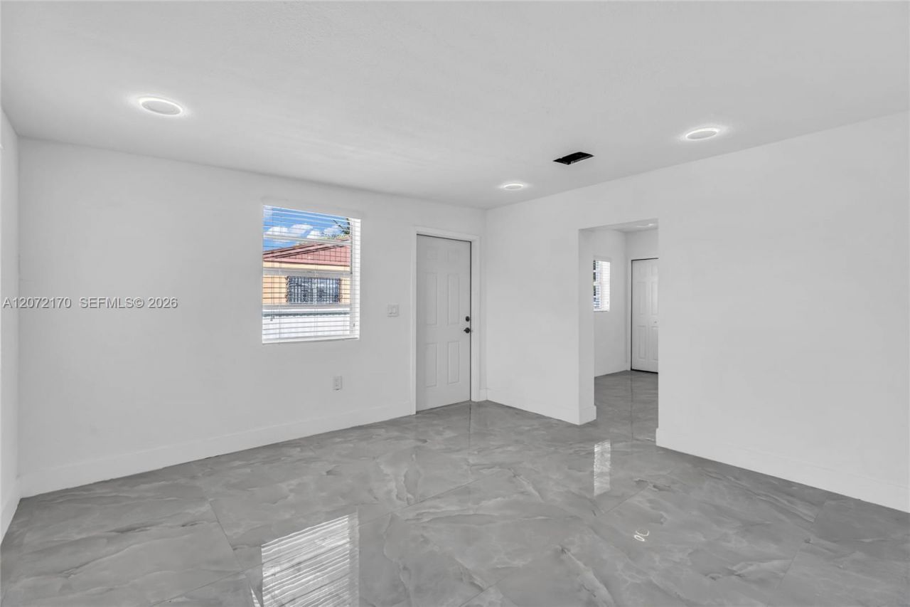 1325 NW 113th Ter , Miami, FL 33167 Photo