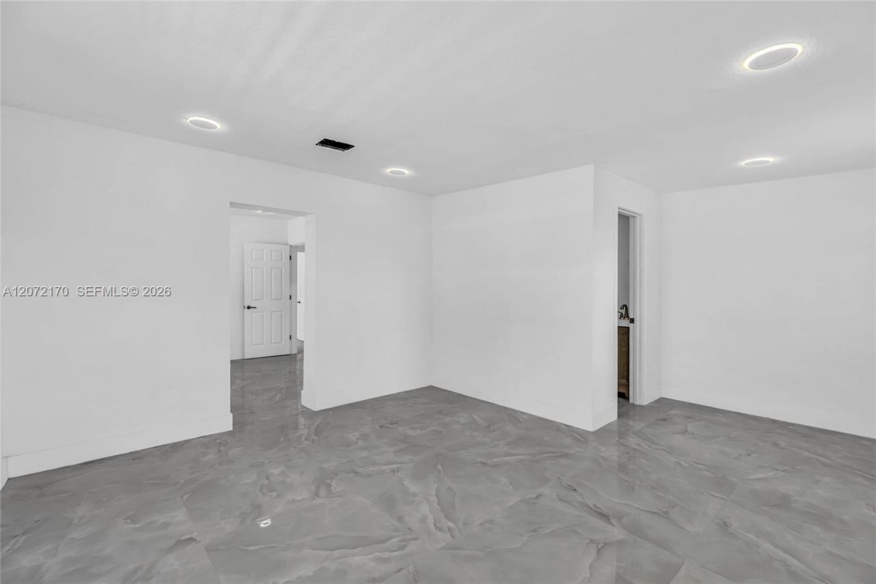1325 NW 113th Ter , Miami, FL 33167 Photo