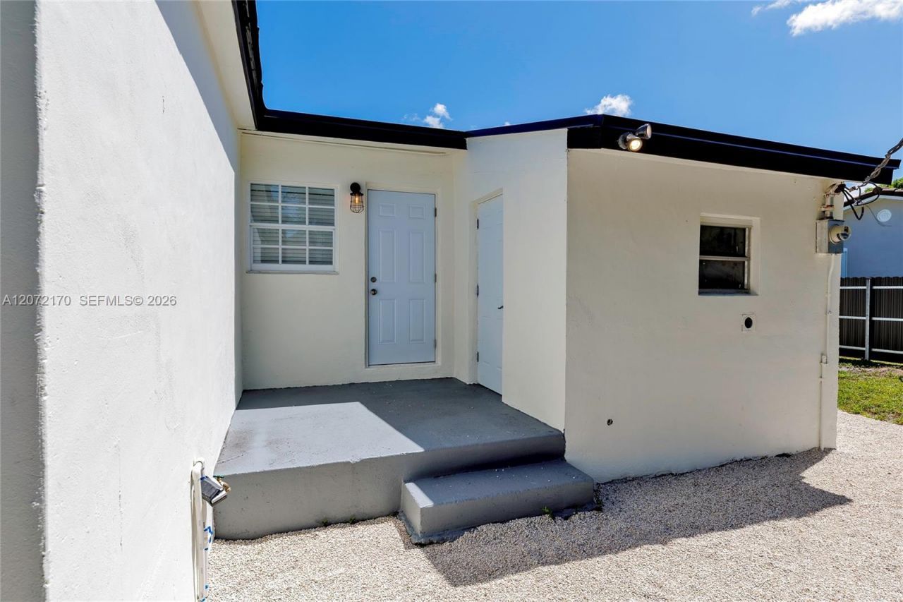 1325 NW 113th Ter , Miami, FL 33167 Photo