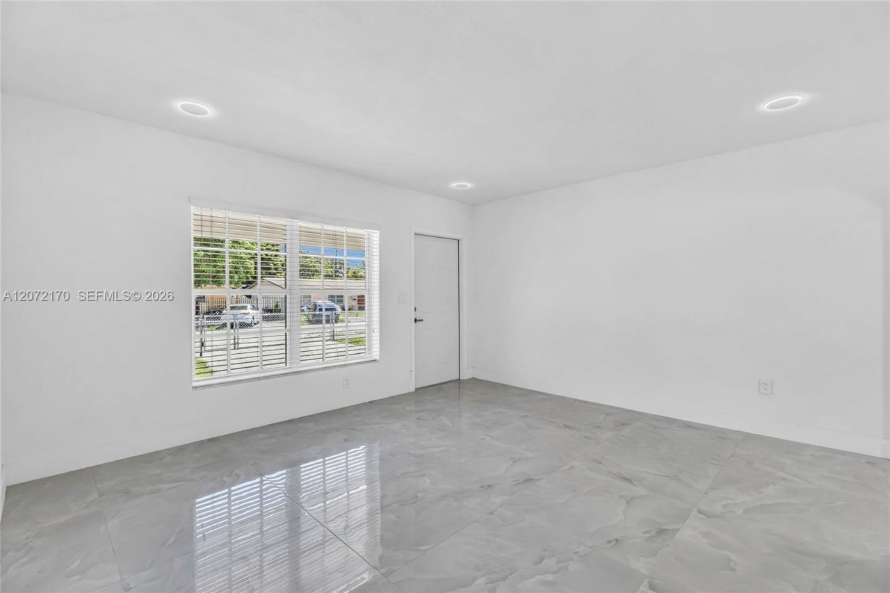 1325 NW 113th Ter , Miami, FL 33167 Photo