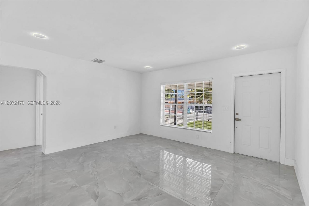 1325 NW 113th Ter , Miami, FL 33167 Photo