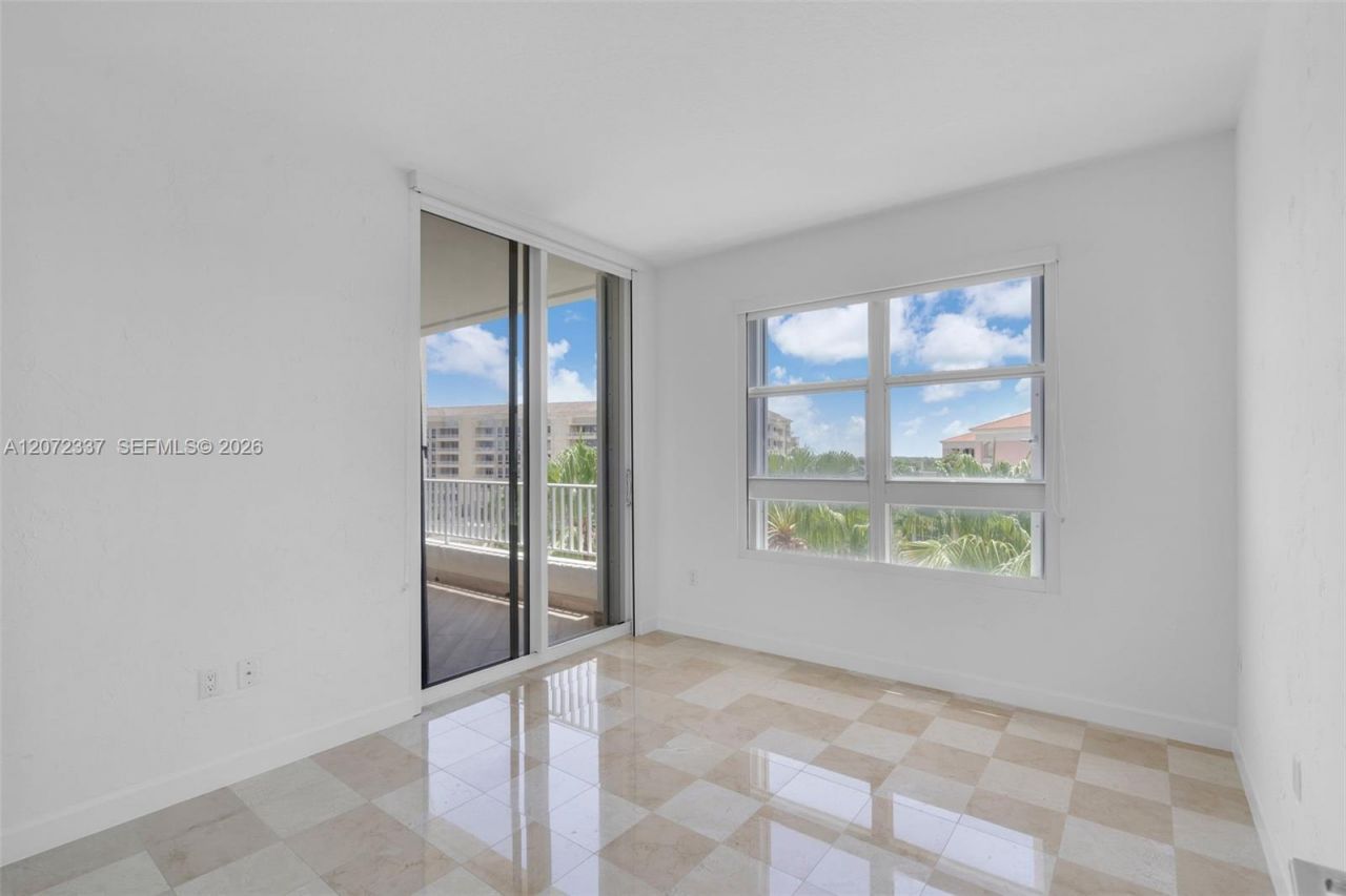 715 Crandon Blvd , Unit PH-5, Key Biscayne, FL 33149 Photo