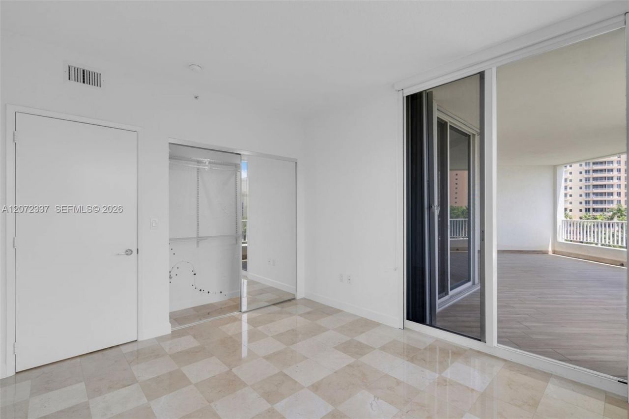 715 Crandon Blvd , Unit PH-5, Key Biscayne, FL 33149 Photo