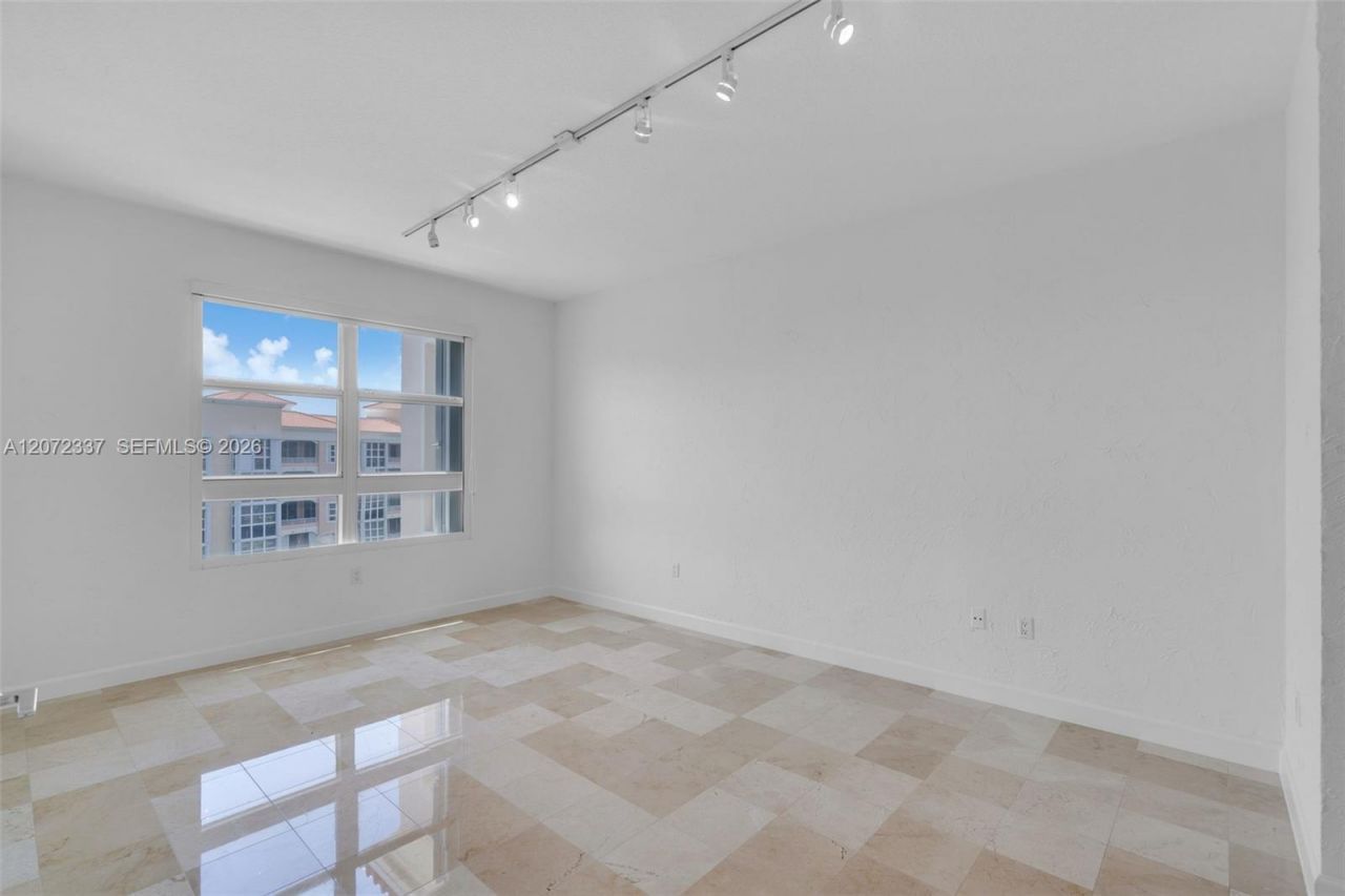 715 Crandon Blvd , Unit PH-5, Key Biscayne, FL 33149 Photo