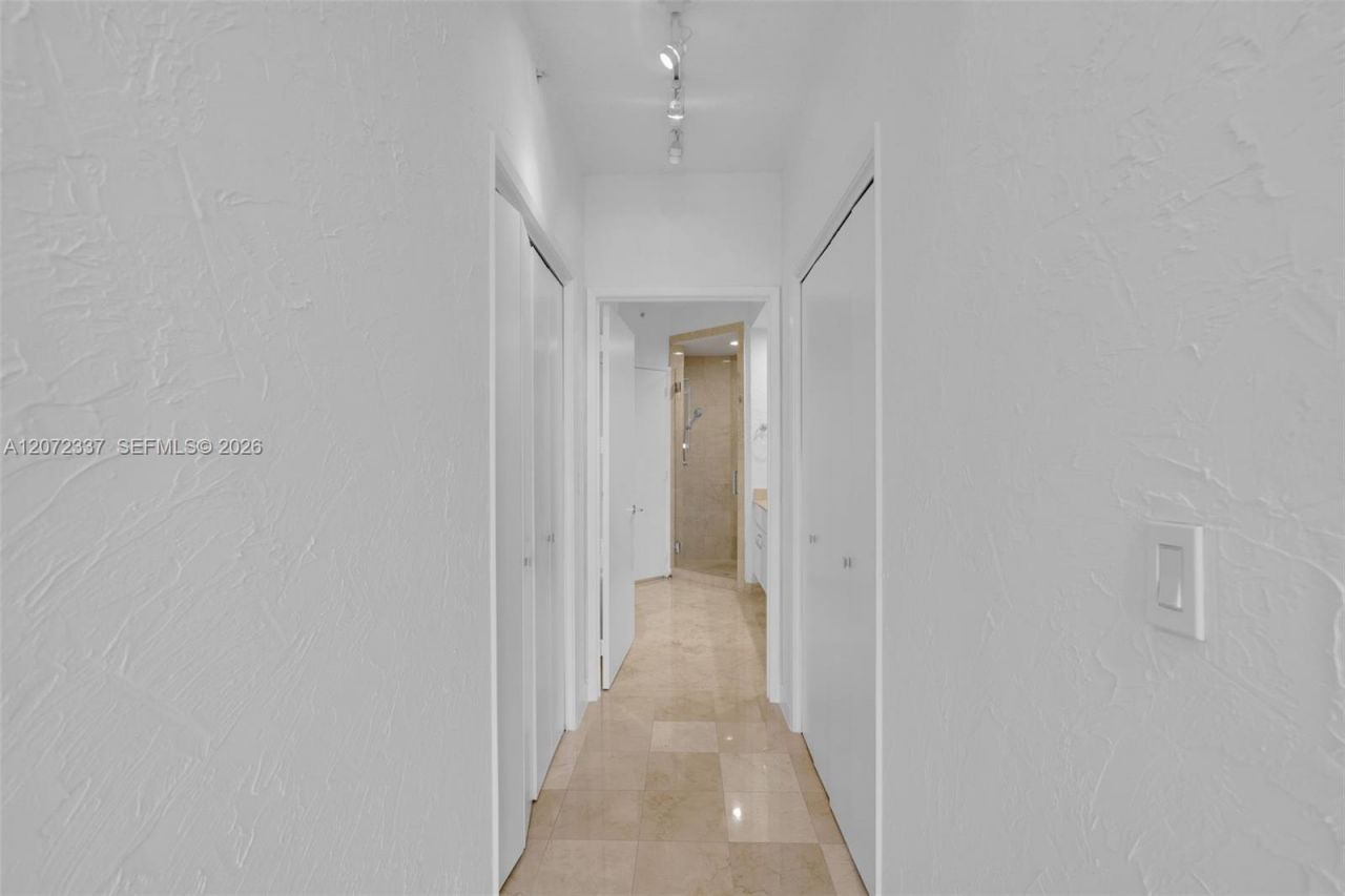 715 Crandon Blvd , Unit PH-5, Key Biscayne, FL 33149 Photo