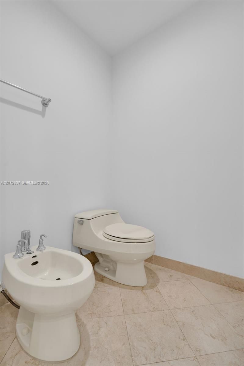 715 Crandon Blvd , Unit PH-5, Key Biscayne, FL 33149 Photo