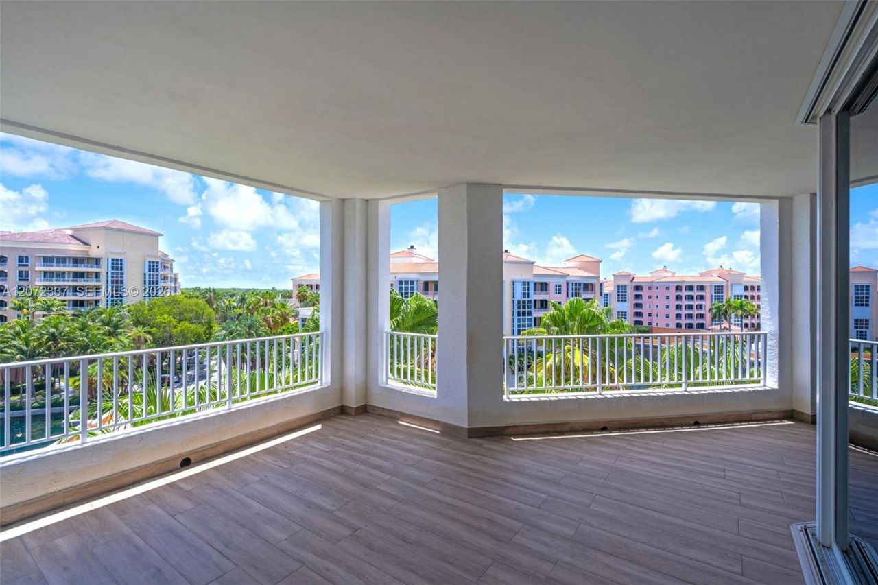 715 Crandon Blvd , Unit PH-5, Key Biscayne, FL 33149 Photo