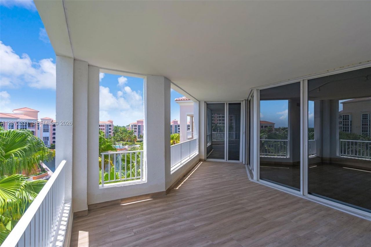 715 Crandon Blvd , Unit PH-5, Key Biscayne, FL 33149 Photo