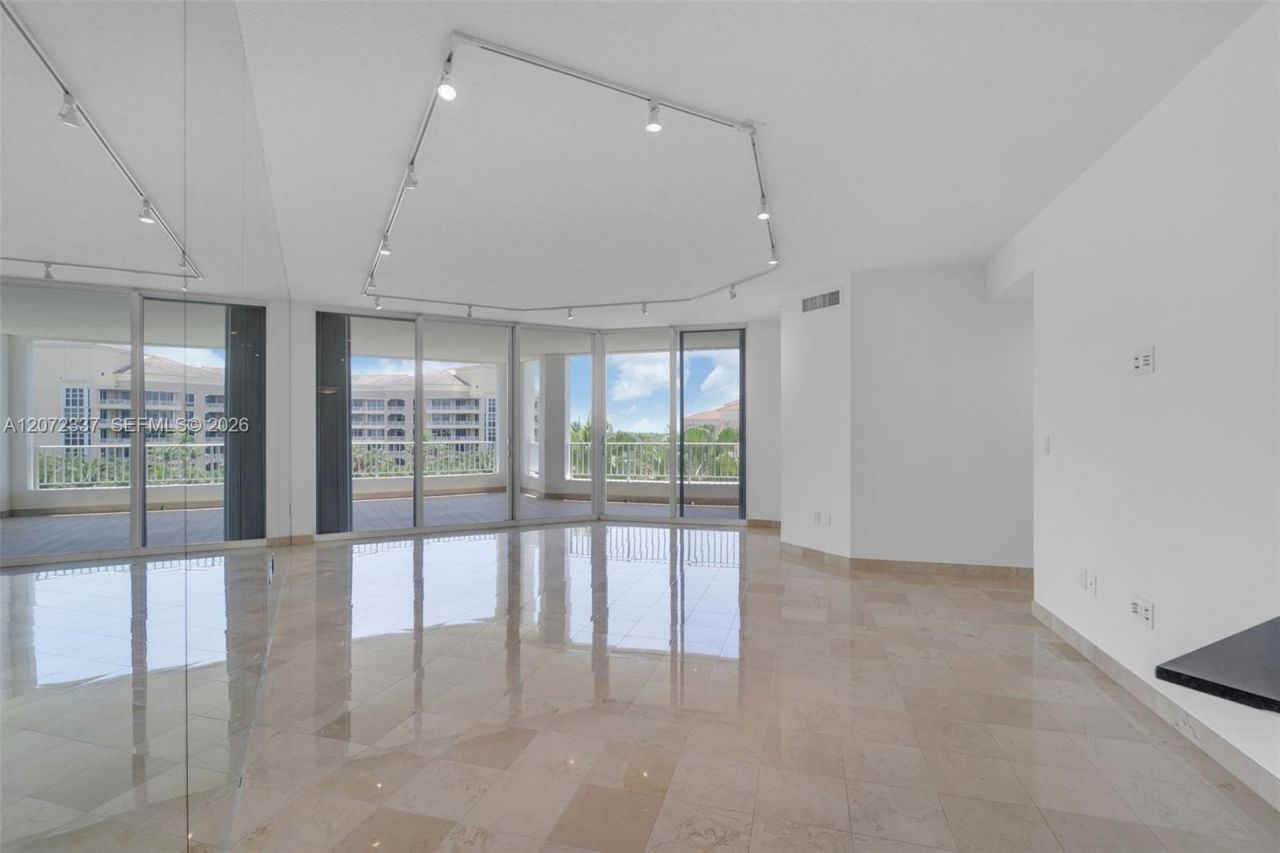 715 Crandon Blvd , Unit PH-5, Key Biscayne, FL 33149 Photo
