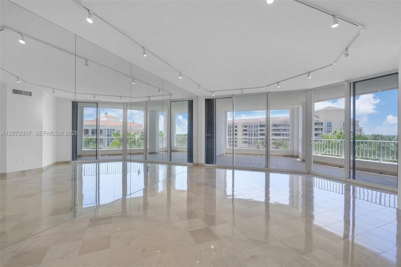 715 Crandon Blvd , Unit PH-5, Key Biscayne, FL 33149 Photo