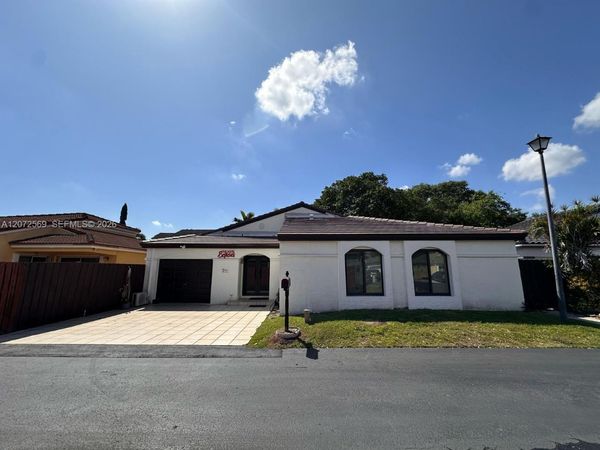 10958 SW 72nd TER , Miami, FL 33173