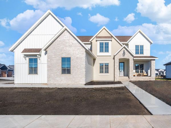 6540 Selkirk Drive S, Fargo, ND 58104