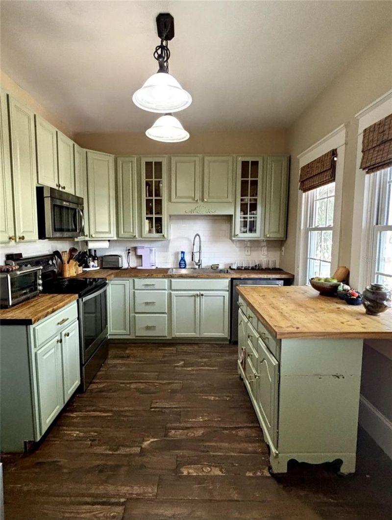 427 9th Avenue N, Saint Petersburg, FL 33701 Photo