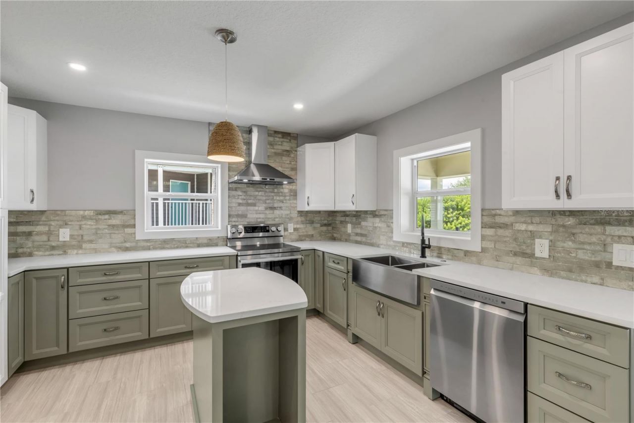 830 Eel Avenue, New Smyrna Beach, FL 32169 Photo