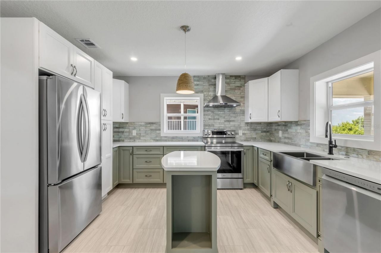 830 Eel Avenue, New Smyrna Beach, FL 32169 Photo
