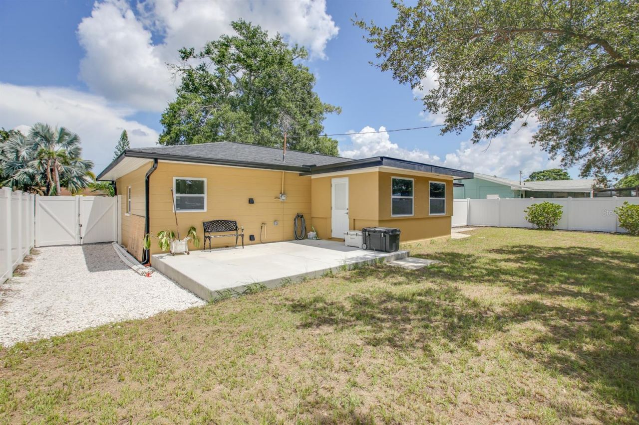 9046 3rd Street N, Saint Petersburg, FL 33702 Photo