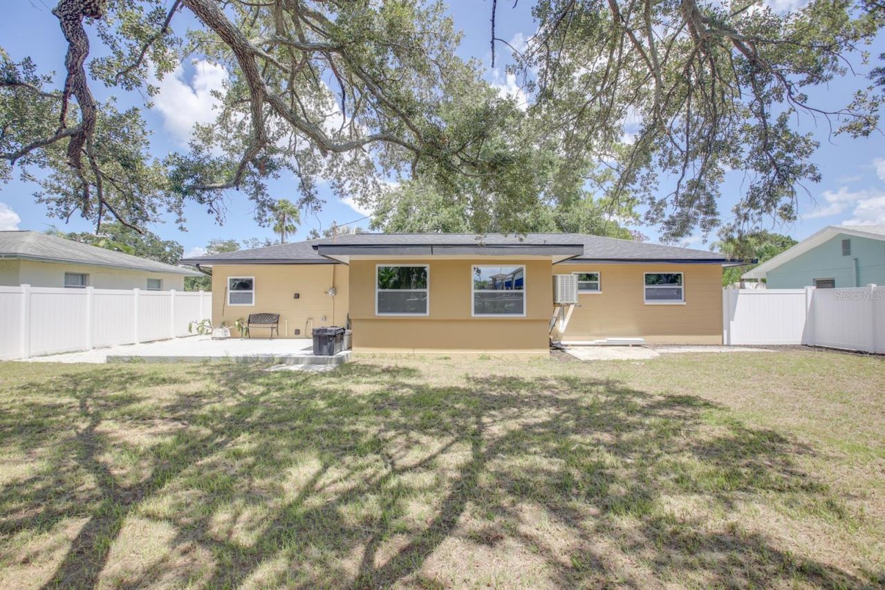 9046 3rd Street N, Saint Petersburg, FL 33702 Photo