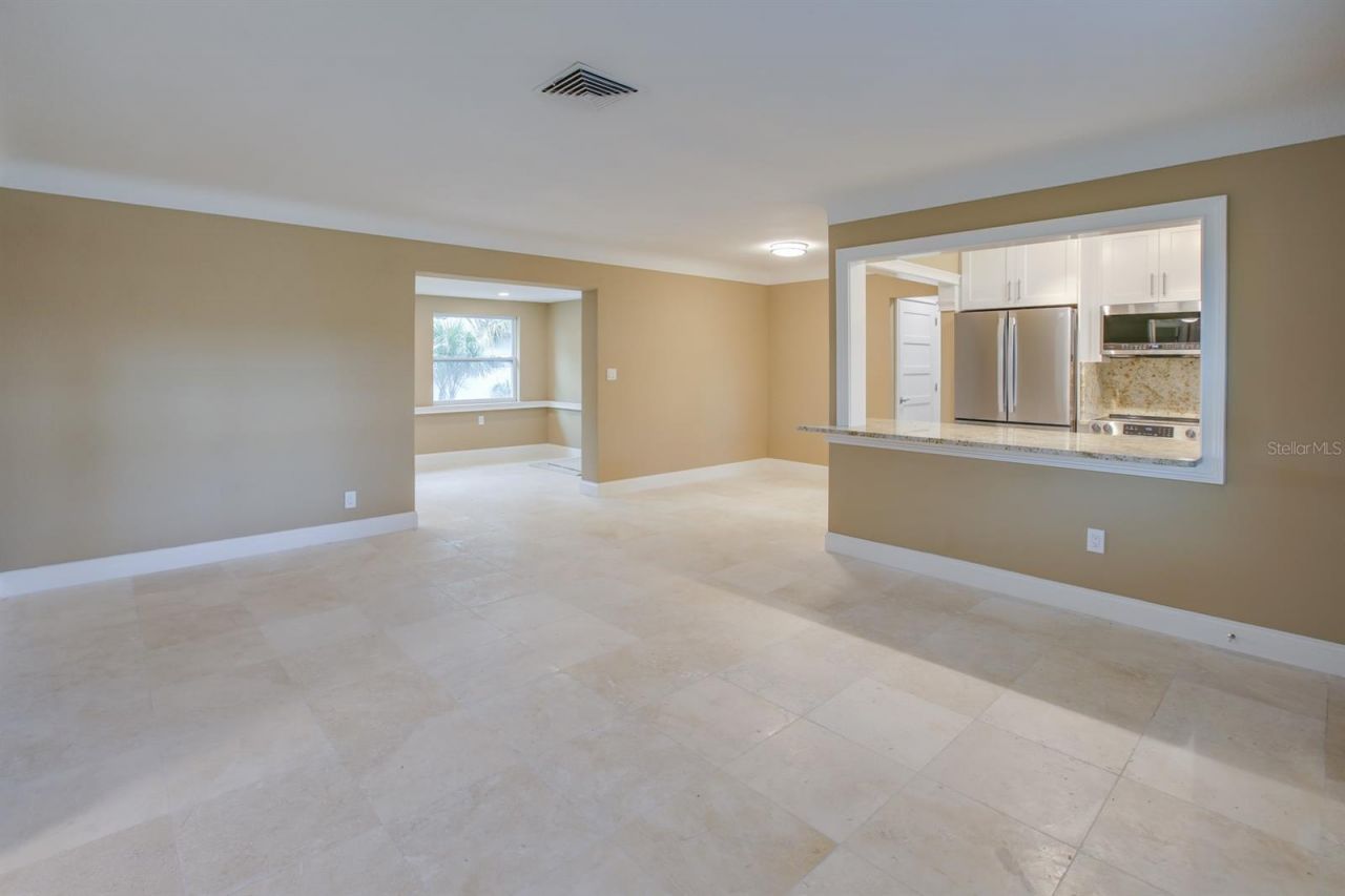 9046 3rd Street N, Saint Petersburg, FL 33702 Photo
