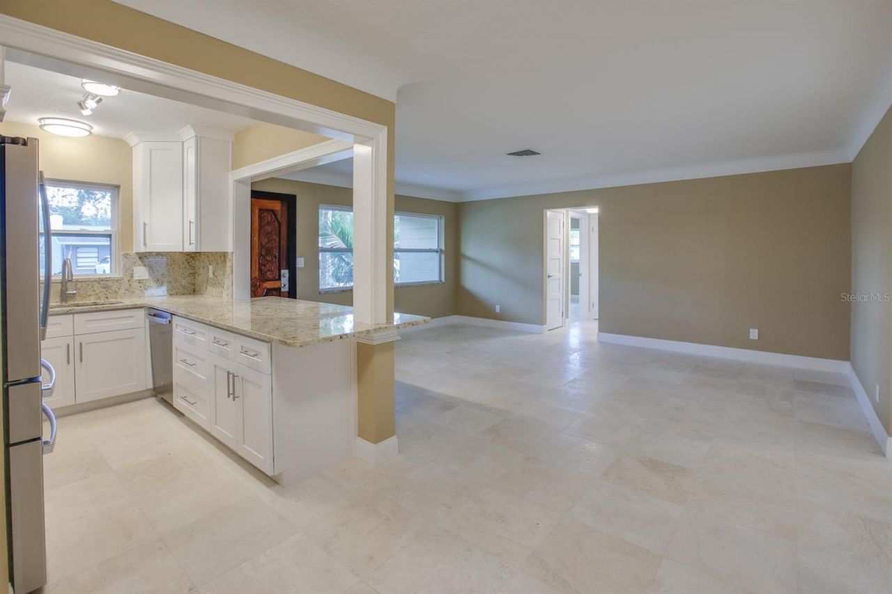 9046 3rd Street N, Saint Petersburg, FL 33702 Photo