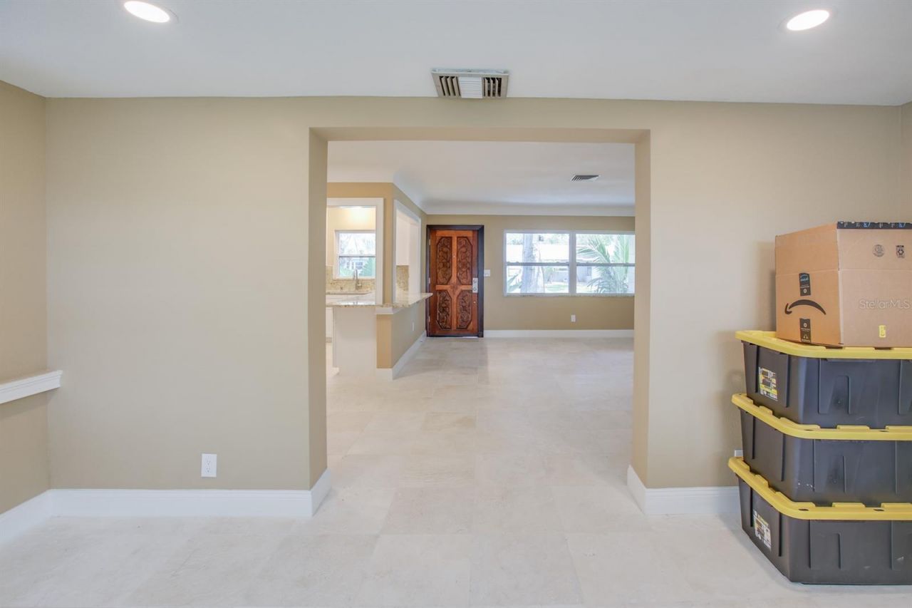 9046 3rd Street N, Saint Petersburg, FL 33702 Photo