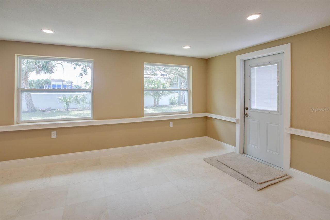 9046 3rd Street N, Saint Petersburg, FL 33702 Photo
