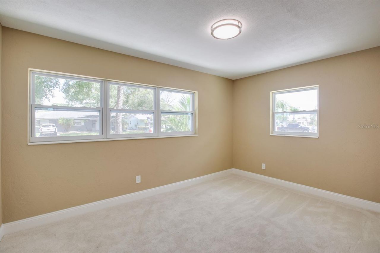 9046 3rd Street N, Saint Petersburg, FL 33702 Photo