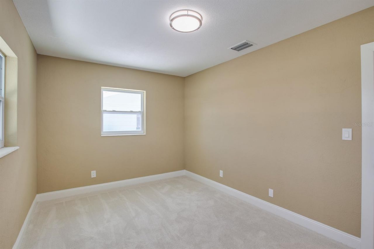 9046 3rd Street N, Saint Petersburg, FL 33702 Photo
