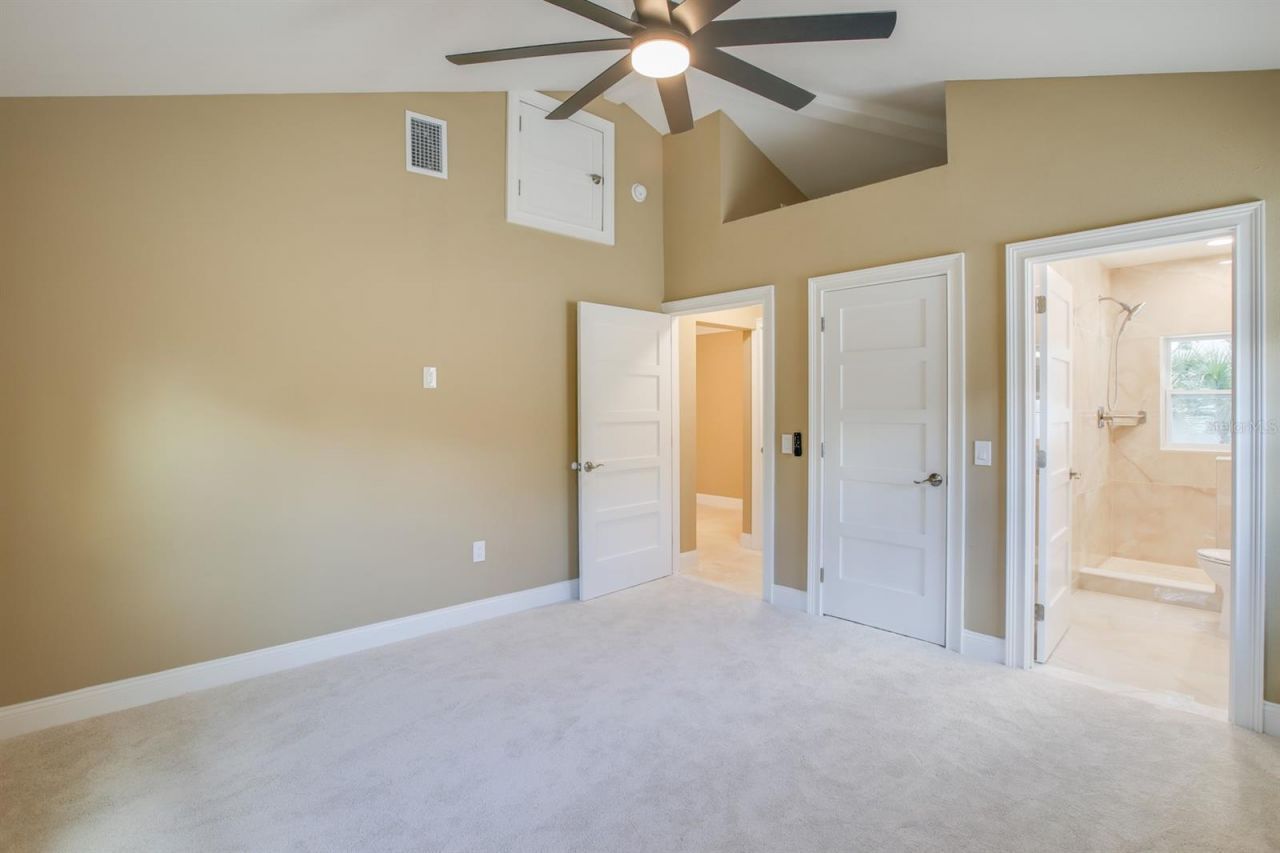 9046 3rd Street N, Saint Petersburg, FL 33702 Photo