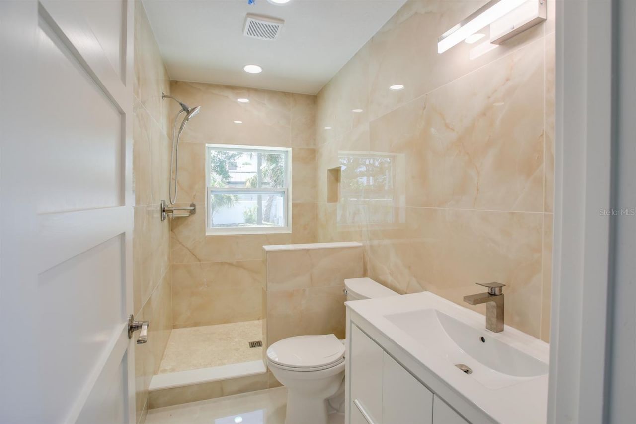 9046 3rd Street N, Saint Petersburg, FL 33702 Photo