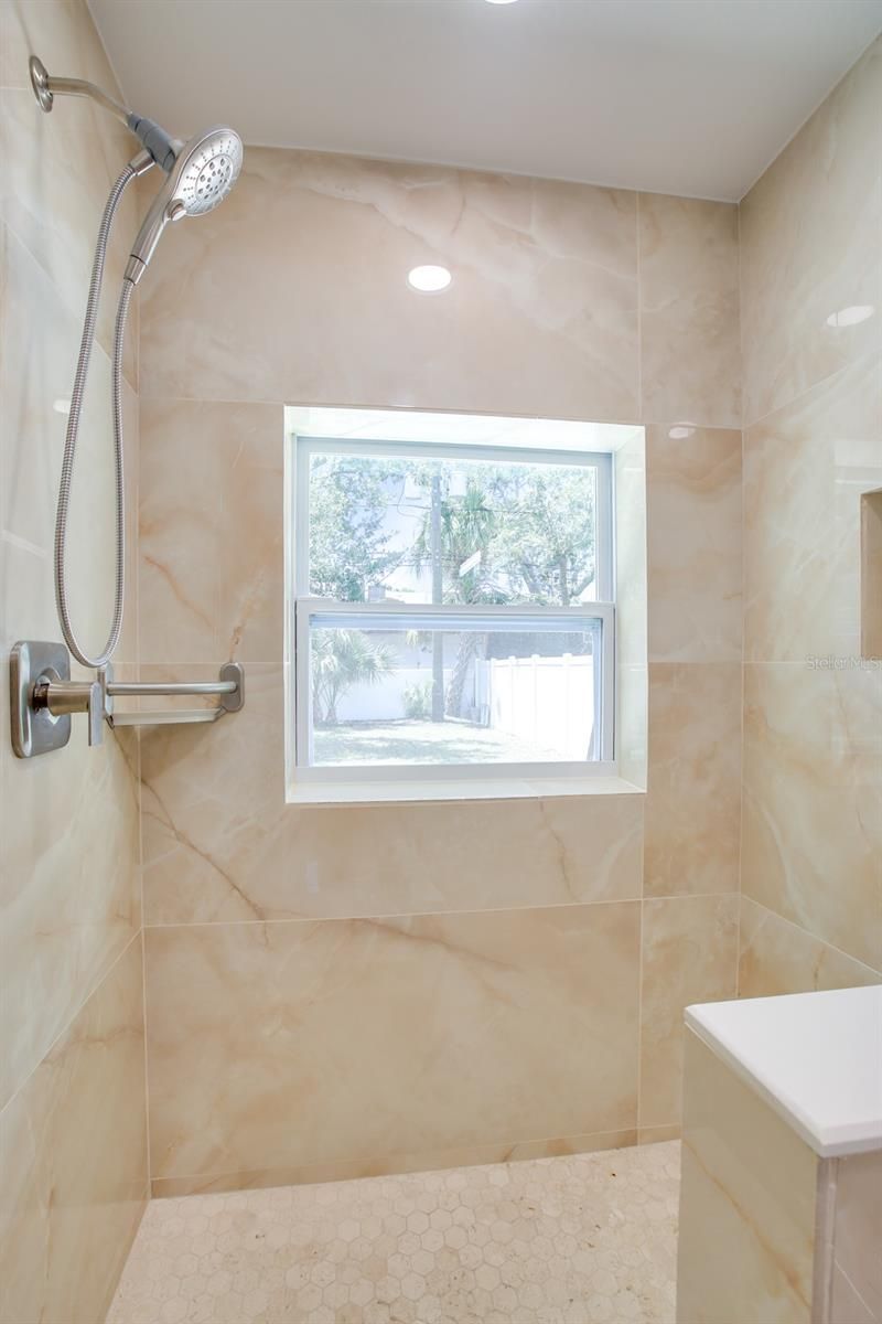 9046 3rd Street N, Saint Petersburg, FL 33702 Photo