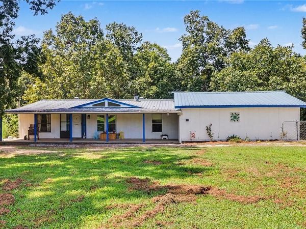 824 Fairview Farm Circle, Lavonia, GA 30553
