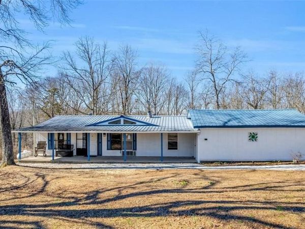 824 Fairview Farm Circle, Lavonia, GA 30553