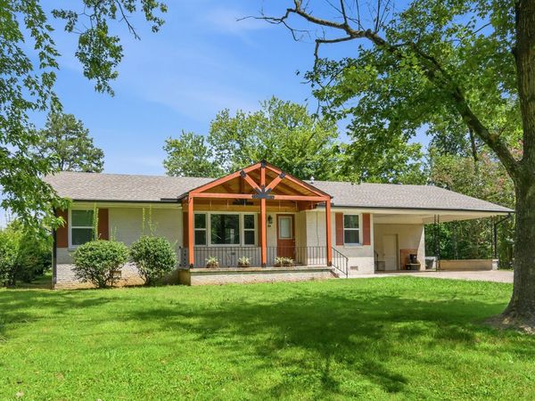 99 Lakewood Dr , Lexington, TN 38351