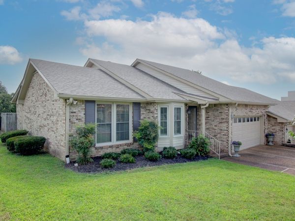 1818 Memorial Dr , Unit 25, Clarksville, TN 37043