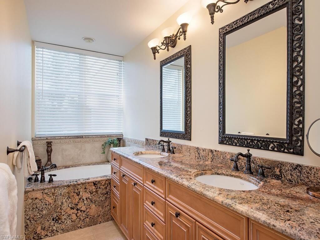 6537 Marissa Loop, Unit 10, Naples, FL 34108 Photo