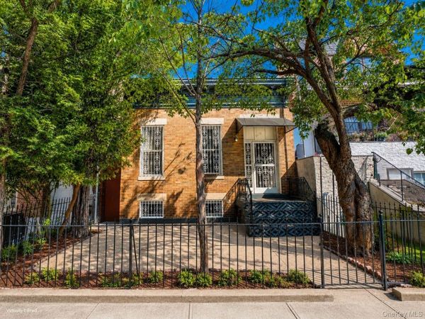 32-17 46 Street , Astoria, NY 11103
