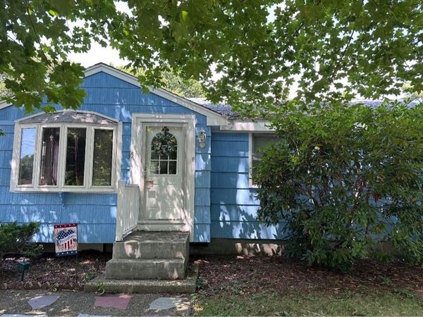 35 Wall St, Bourne, MA 02532