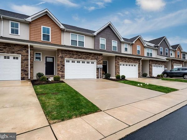 26 HUBBARDTON COURT, READING, PA 19608
