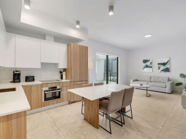 239 SW 9th St , Unit 1801, Miami, FL 33130