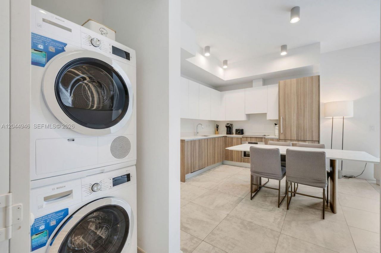 239 SW 9th St , Unit 1801, Miami, FL 33130 Photo