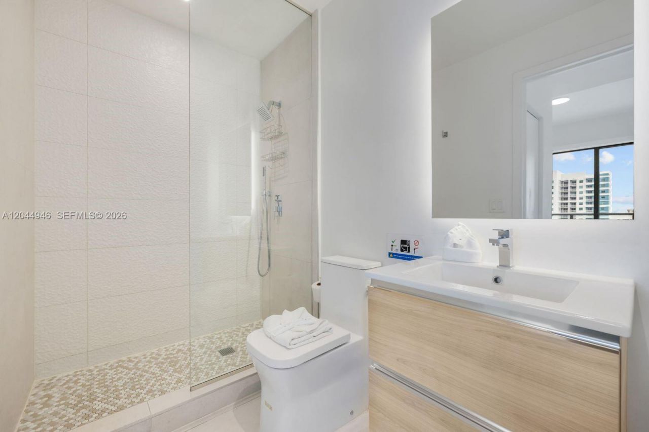 239 SW 9th St , Unit 1801, Miami, FL 33130 Photo