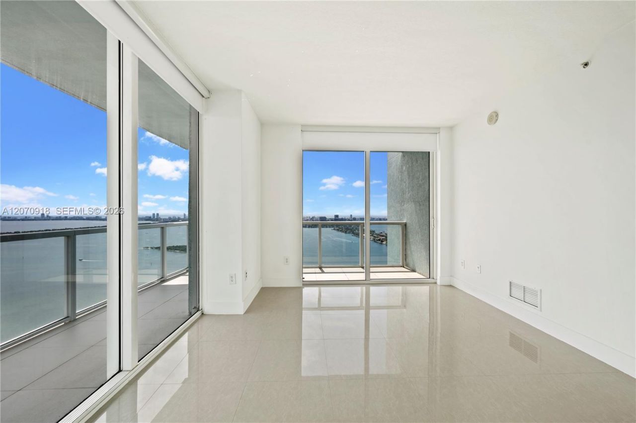 1900 N Bayshore Dr, Unit 4302, Miami, FL 33132 Photo