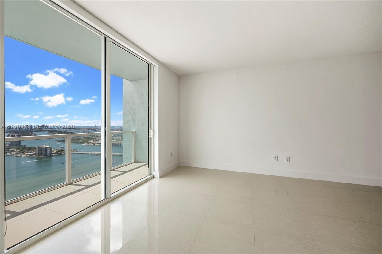1900 N Bayshore Dr, Unit 4302, Miami, FL 33132 Photo