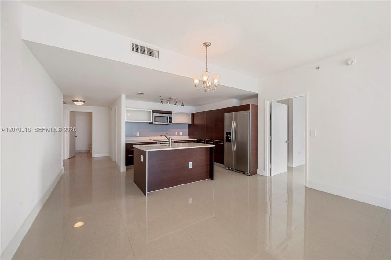 1900 N Bayshore Dr, Unit 4302, Miami, FL 33132 Photo